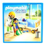 Playmobil-City-Life-Doctor-con-Niño