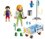 Playmobil-City-Life-Doctor-con-Niño_1