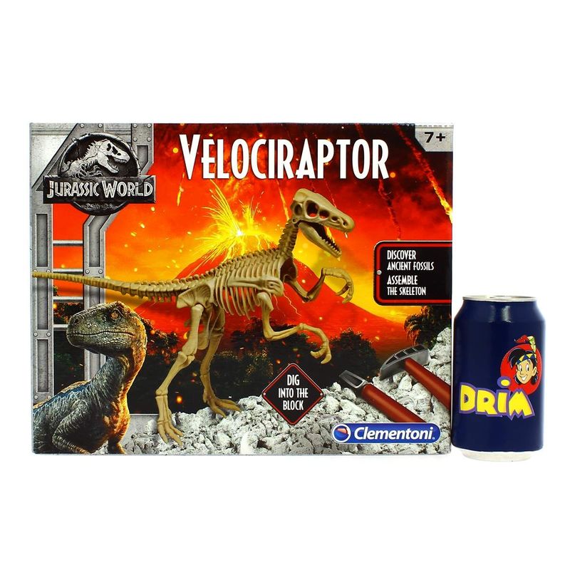 Jurassic-World-Velociraptor-con-Escenario_2