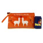 Neceser-All-You-Need-is-Llama-Love_2
