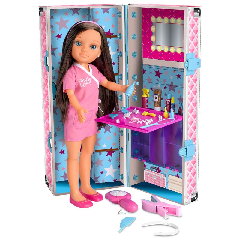 Nancy-y-su-Maletin-de-Peinados