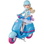 Princesas-Disney-Cenicienta-con-Scooter