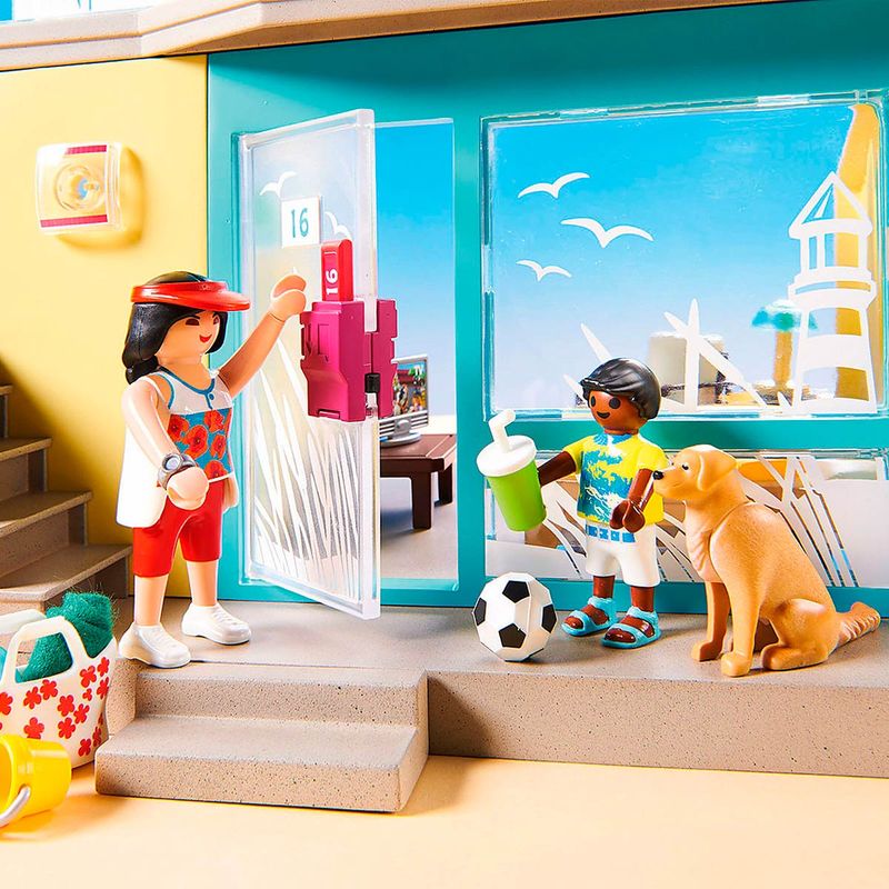 Playmobil-Family-Fun-PLAYMO-Beach-Hotel_2