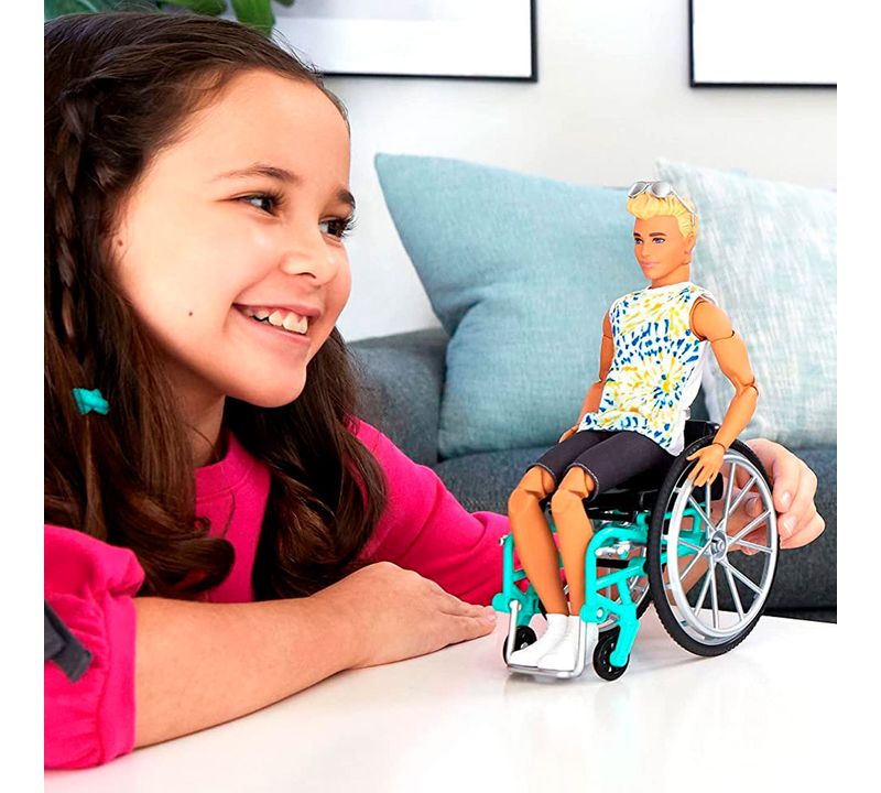 Barbie silla de ruedas precio fashion