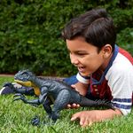Jurassic-World-Corta-y-Lucha-Scorpios-Rex_1