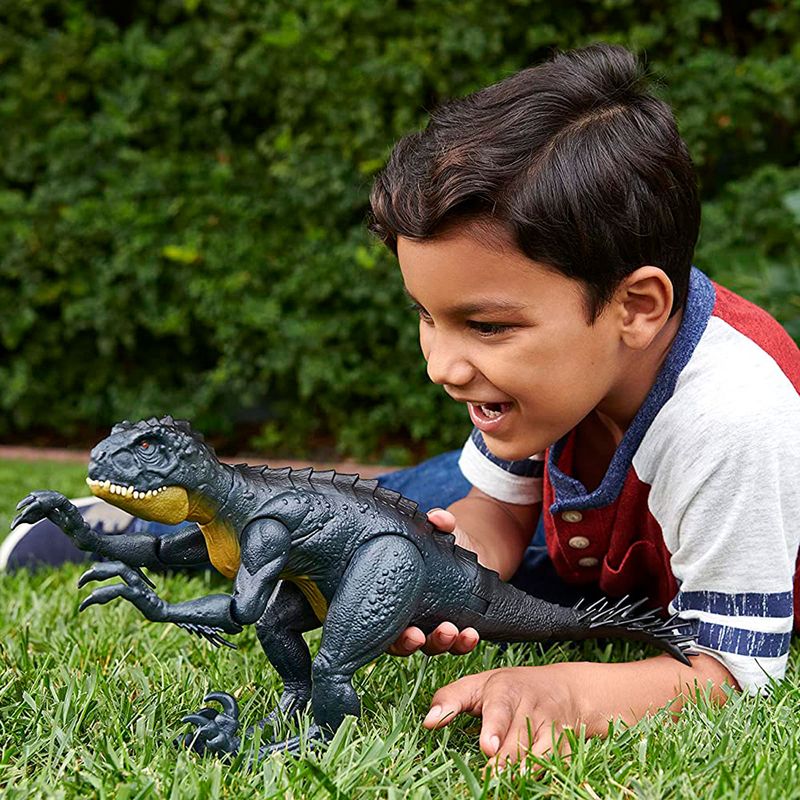 Jurassic-World-Corta-y-Lucha-Scorpios-Rex_1