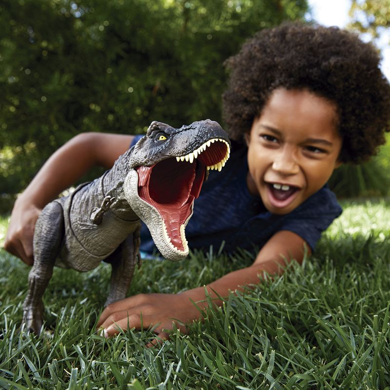 Jurassic-World-Dominion-Golpea---Devora-T-Rex_1