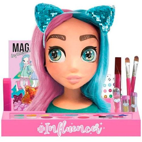 Influencer Busto Maquillaje