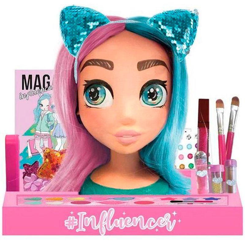 Influencer-Busto-Maquillaje