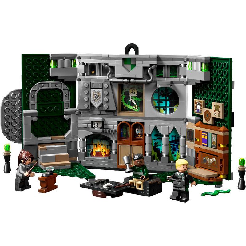 Lego-Harry-Potter-Estandarte-de-la-Casa-Slytherin_1
