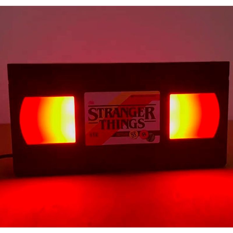 Stranger-Things-Lampara-VHS_2