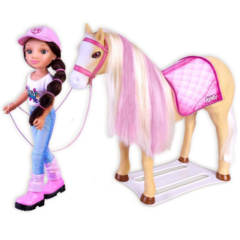 Nancy-un-Dia-con-su-Caballo