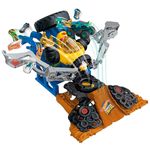 Hot-Wheels-Trucks-Arena-Mega-Wrex-vs-Crushzilla_4