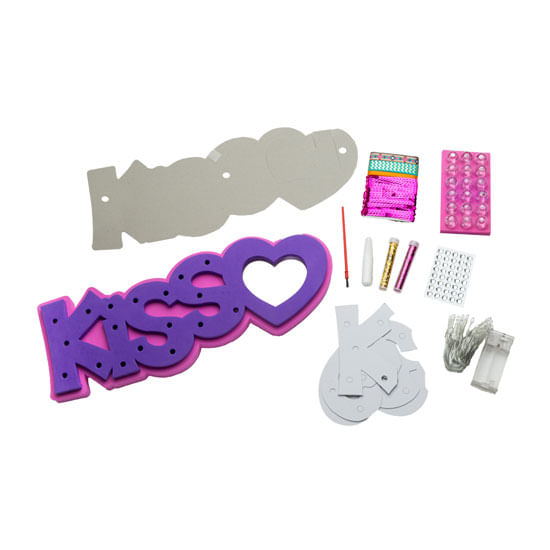 Trendy-Light-Room-Kiss_1