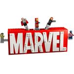 Lego-Marvel-Logotipo-y-Minifiguras_1