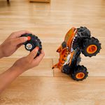 Hot-Wheels-Monster-Trucks-Tiger-Shark-R-C_1