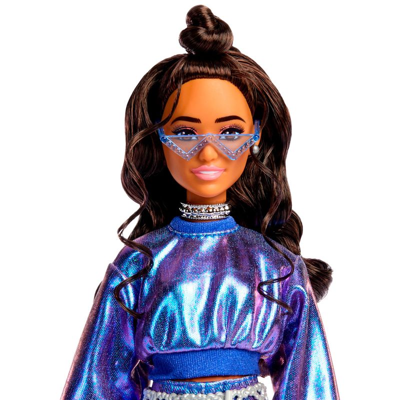 Barbie-Deluxe-Style-nº-7-Muñeca-Morena-Conjunto-Azul-Metalizado_4