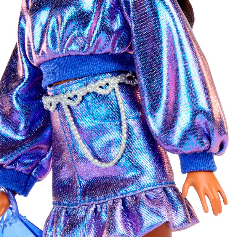 Barbie-Deluxe-Style-nº-7-Muñeca-Morena-Conjunto-Azul-Metalizado_5